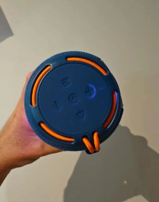 Altavoz potente con luces RGB, nuevo en caja