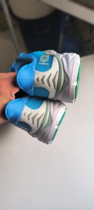 Zapatillas Hoka Azul y Blanco