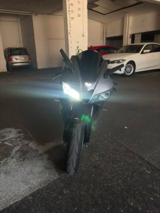 Honda CBR600RR Negra y Amarilla