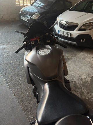 Honda CBR600RR Negra y Amarilla