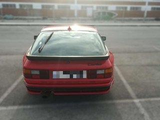 PORSCHE 944