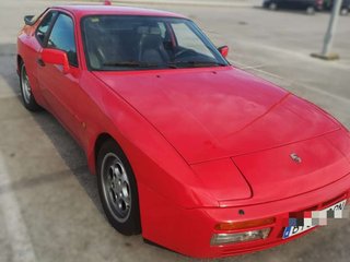 PORSCHE 944