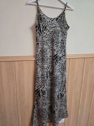 Vestido midi lencero animal print