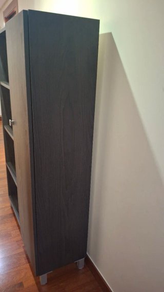 Escritorio, armario a juego y silla