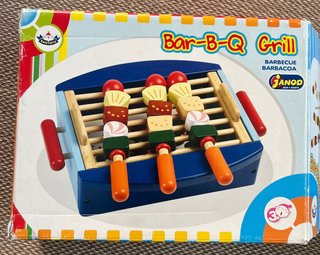Barbacoa grill madera. Marca Janod