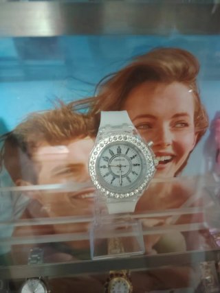 Reloj Geneva Mujer Blanco y Plateado con luz led