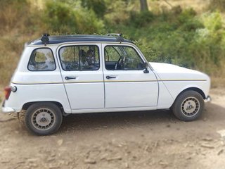 RENAULT r4