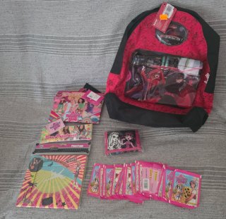 Mochilas y productos varios, nuevos a estrenar.