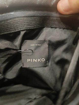 Vestito nero monospalla con fiocco