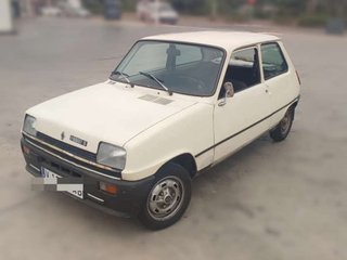 RENAULT r5
