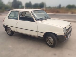 RENAULT r5
