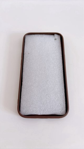 Funda iPhone 15 Marrón Texturizada