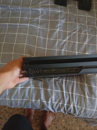 PS4 Pro 1TB + Base Ventilador y Mando