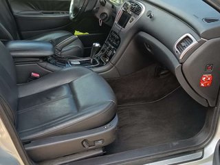 PEUGEOT 607