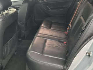 PEUGEOT 607