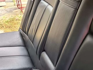 PEUGEOT 607
