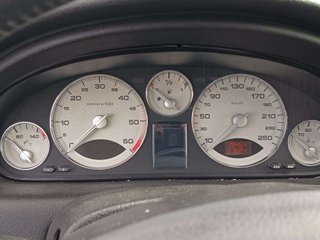 PEUGEOT 607