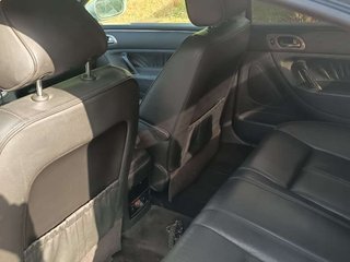 PEUGEOT 607