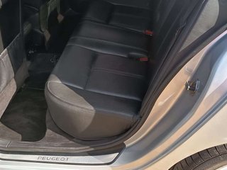 PEUGEOT 607