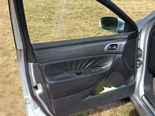 PEUGEOT 607
