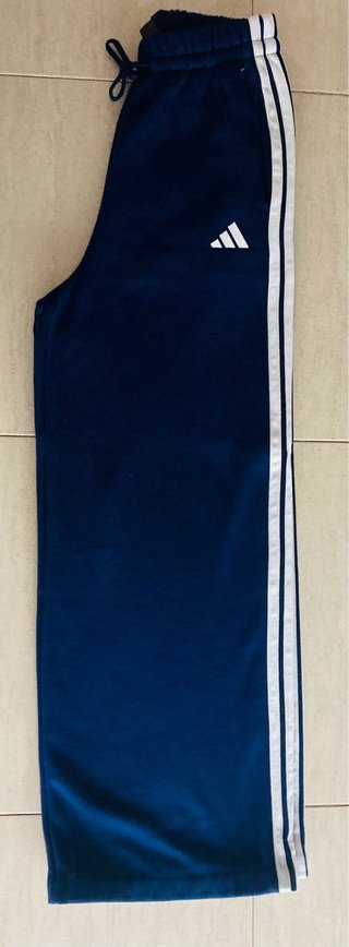 adidas Women's Pantalón Ancho de Felpa 3 Stripes.