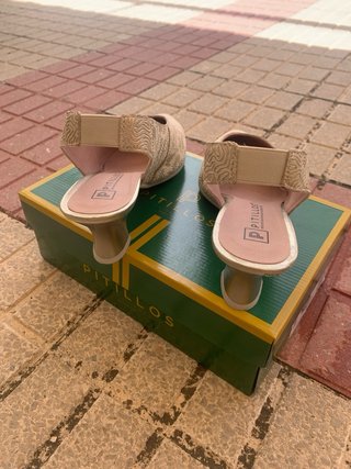 Zapatos Pitillos Tacon Beige/Oro Talla 40