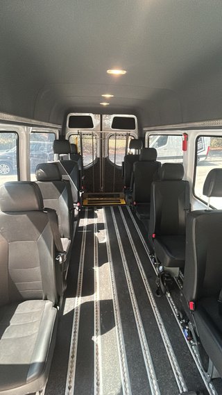 Mercedes Sprinter 311 CDI aut. 9 plz. + plataforma