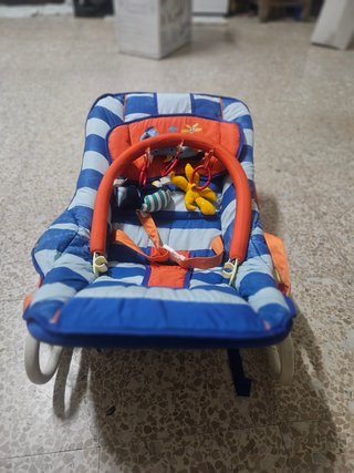 Hamaca para bebé con arco de juegos