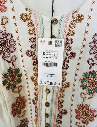 Blusa Zara bordada flecos