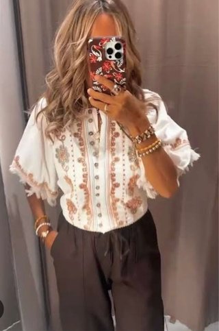 Blusa Zara bordada flecos