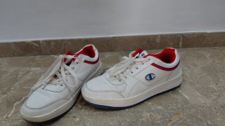 Zapatillas Champion Blancas y Rojas
