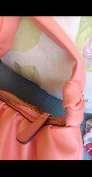 Bolso Guess Hombro Coral