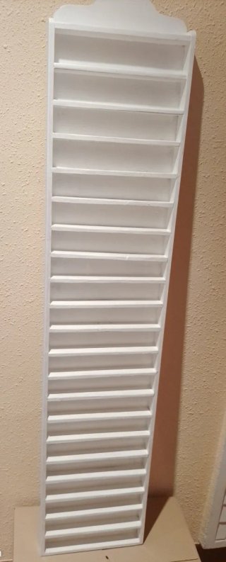 Estantería de madera blanca para coleccionismo