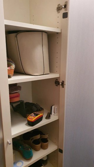Armario puertas plástico y madera blanco