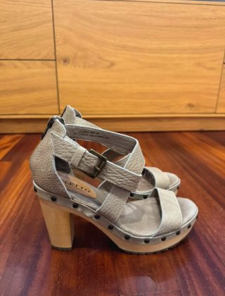 Sandalias Veletto Beige Cuña