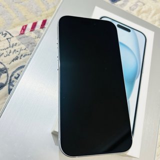 iPhone 15 azul, 128 GB