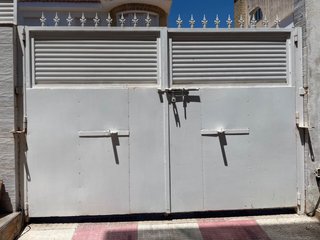 Puertas de garaje y peatonal