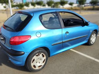 PEUGEOT 206+