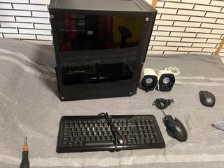 Ordenador Windows 11 + Teclado, Ratón, Altavoces