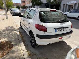 PEUGEOT 206+