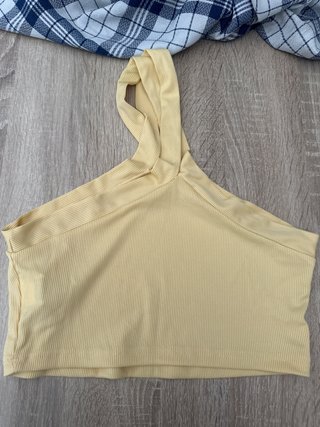 Top amarillo de canalé