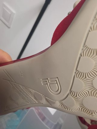 Sandalias Pitillos Rojas Adornadas