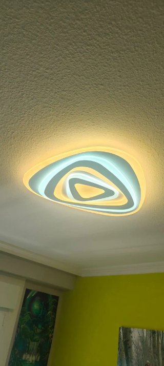 Lámpara Techo LED con control remoto.