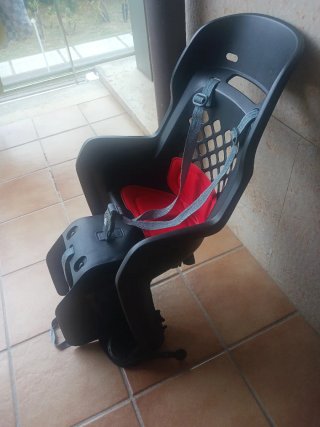 Silla bici infantil Joy en buen estado. Ventilada.