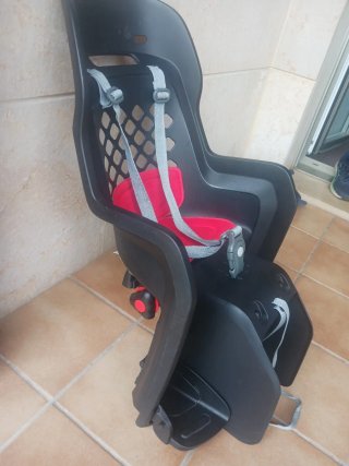 Silla bici infantil Joy en buen estado. Ventilada.