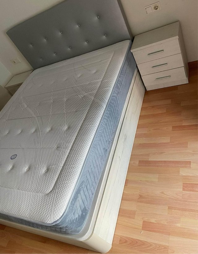 Offerta totale su set di letti e materassi o separatamente con spedizione solo a Valencia e dintorni!