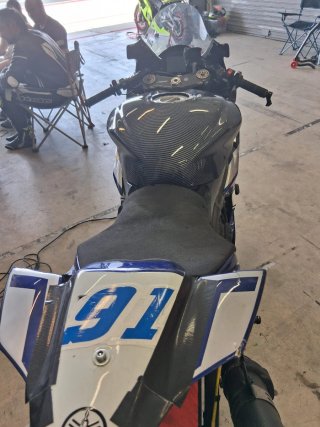 Yamaha R6 de circuito