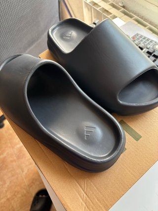Adidas Yeezy Slides(caja incluida)