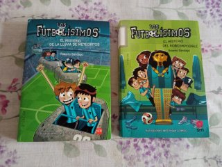 Dos libros de los Futbolisimos