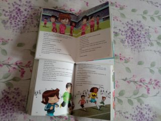 Dos libros de los Futbolisimos